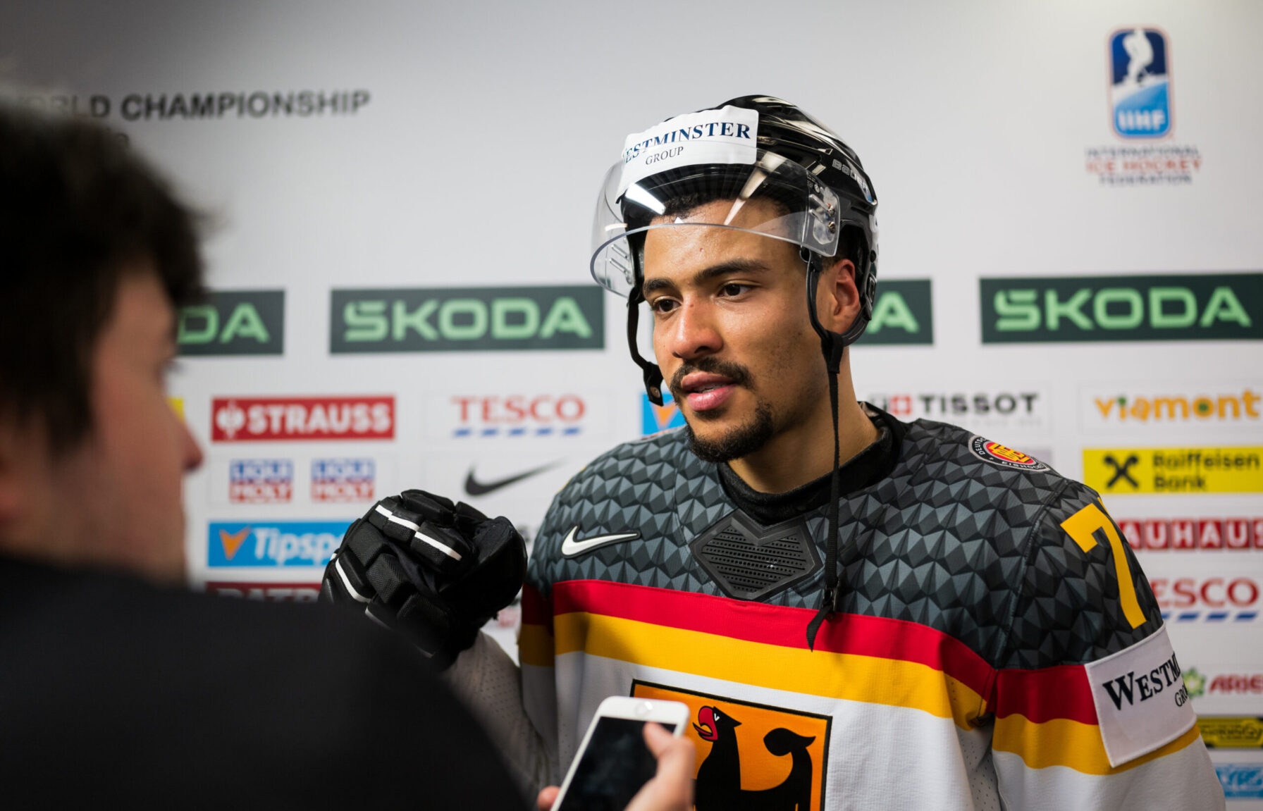 Colin Ugbekile als Profi-Eishockeyspieler